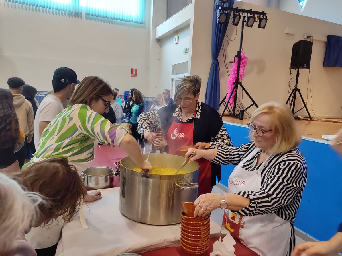 Càlig celebra Sant Vicent con música, danza y 'Olleta calijona' Ernestina Borràs