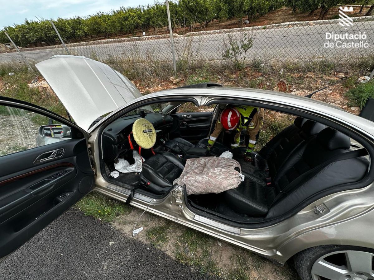 Conductor atrapado en accidente en la CV-10 de Vila-real 3