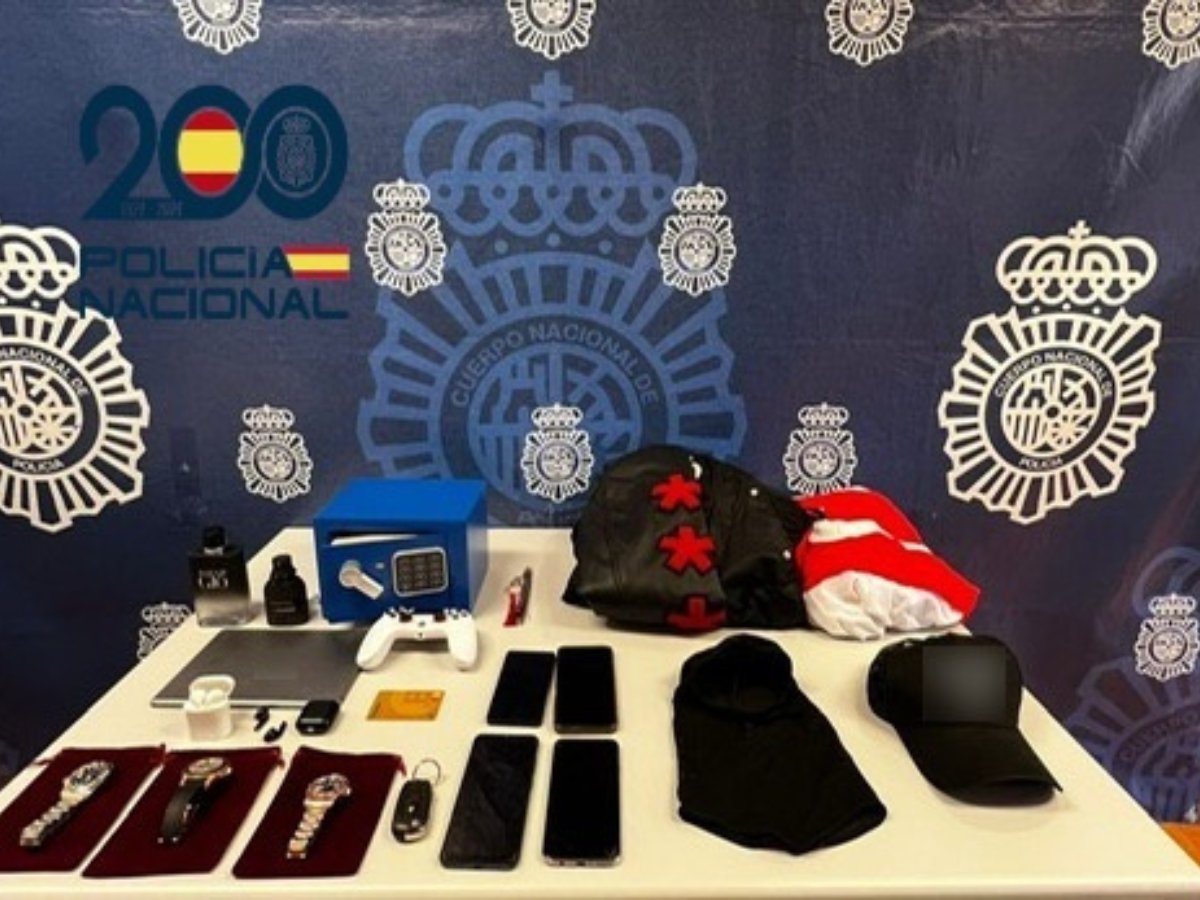 Detenidos en un control con una caja fuerte robada