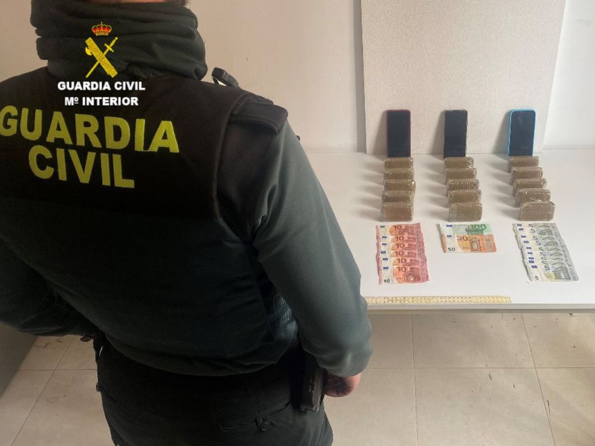 Dos detenidos en Peñiscola con 1,5 kilos de hachís