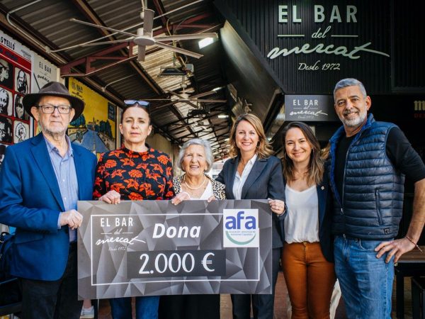 El ‘Bar del Mercat’ dona 2.000 euros a AFA Castellón