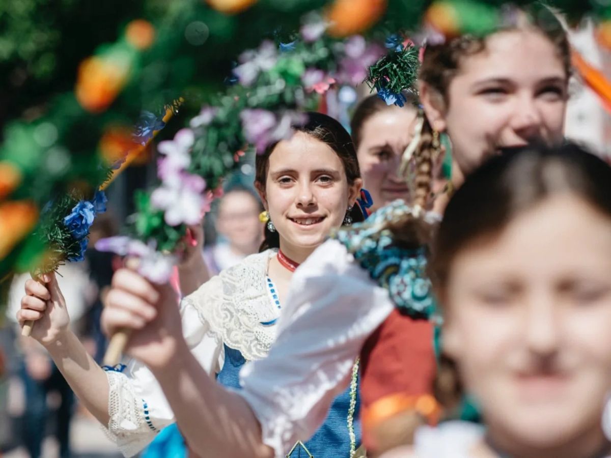 El ‘Pregonet’ llena de color y alegría las calles de Castellón