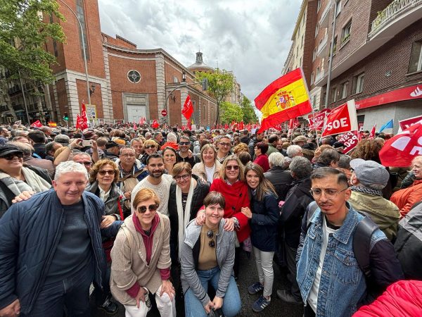 Gran movilización del PSPV de Castelló en Madrid para apoyar a Pedro Sánchez