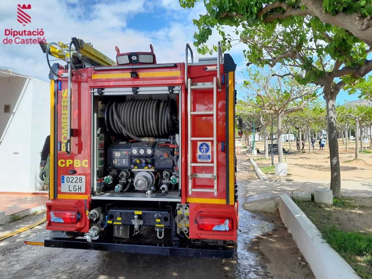 Incendio de una autocaravana en un camping de Benicàssim