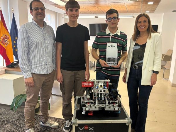 Joven genio de Almassora, primer premio de robótica de España