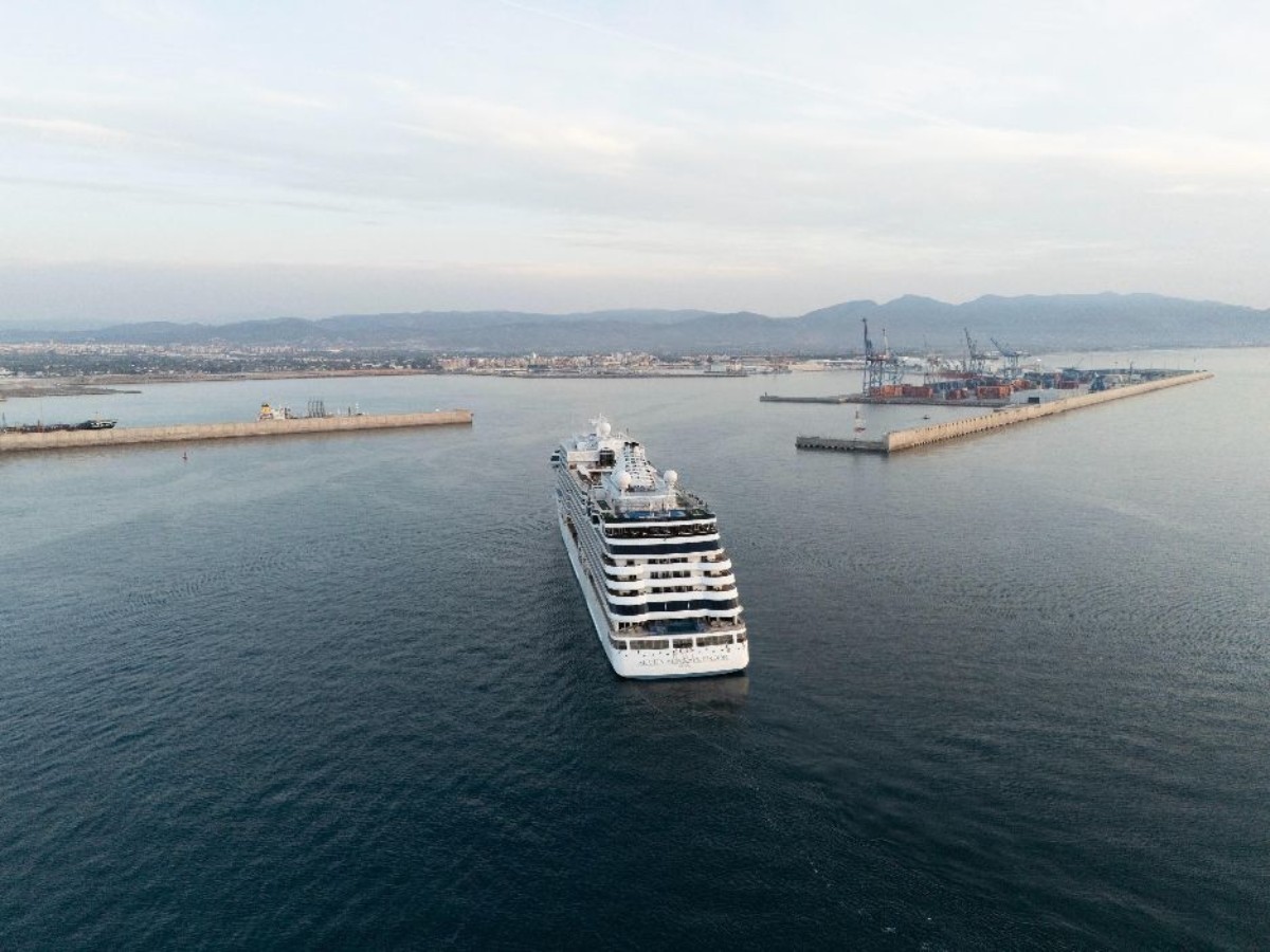 Llega a PortCastelló el crucero de lujo ‘Seven Seas Splendor’