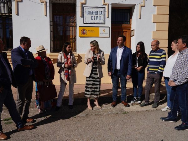 Marta Barrachina contra «el cierre de cuarteles» en Castellón