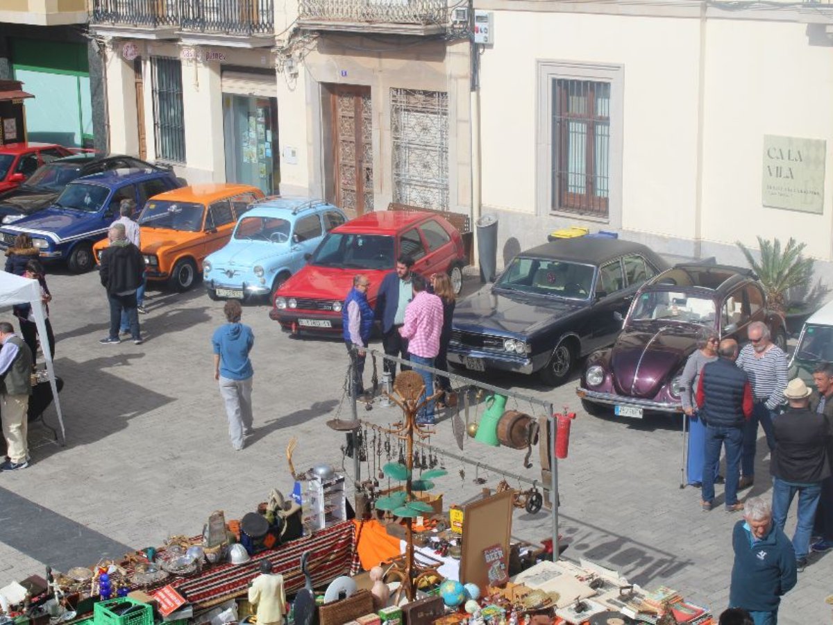 Nules celebra la Feria del Libro y la de Antigüedades y Coleccionismo