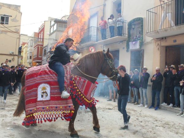 Nules celebra su tradicional festividad de Sant Vicent