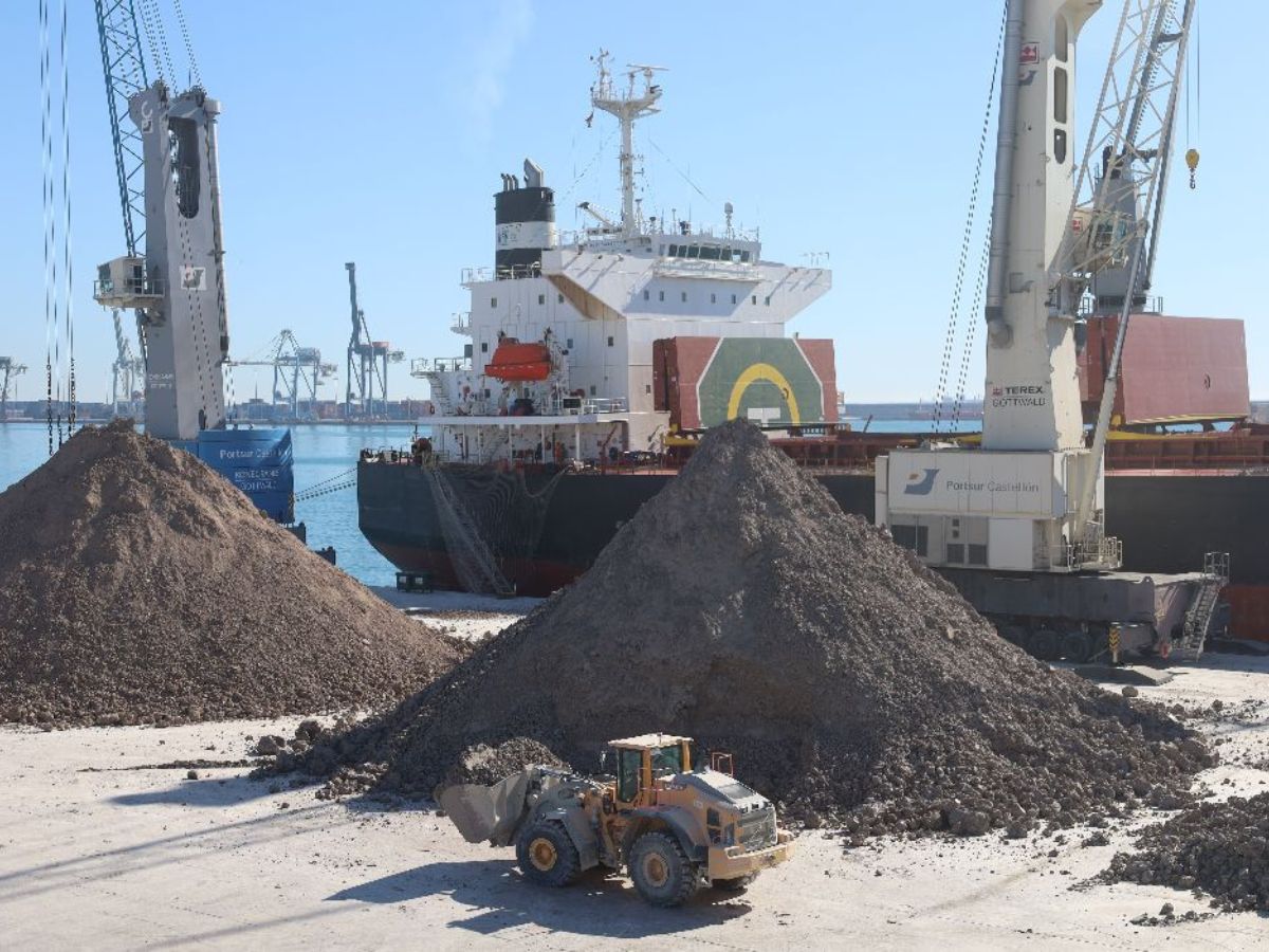 PortCastelló recibe un esperado buque de Ucrania