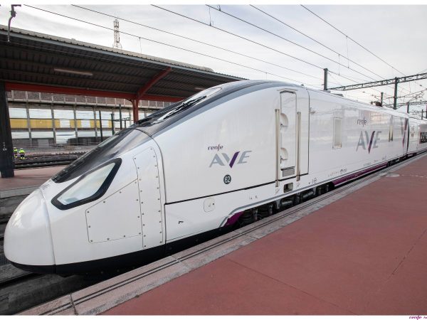 Renfe estrena un servicio AVE Castellón-Gijón que sustituye al Alvia