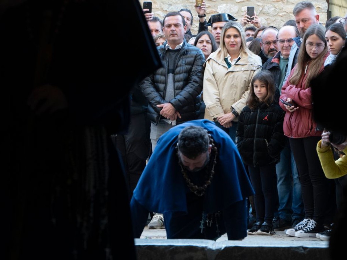 Salida de los 'Pelegrins de les Useres' hacia Sant Joan de Penyagolosa