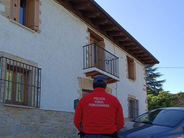 Un hombre mata a su hijo de un disparo en Navarra