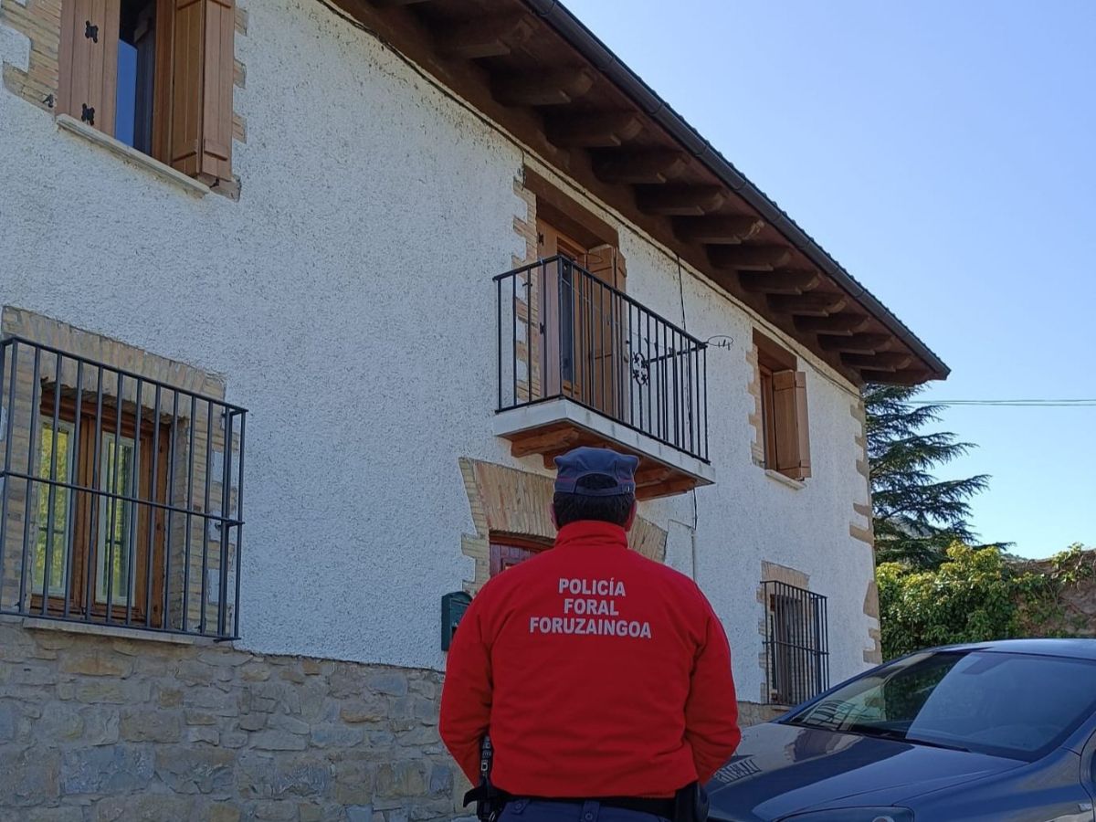 Un hombre mata a su hijo de un disparo en Navarra