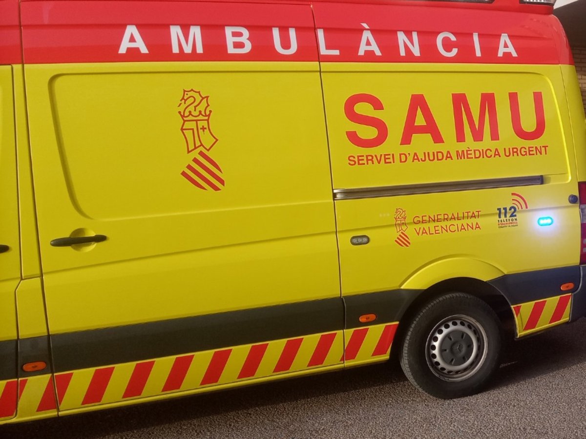 Un motorista herido por un accidente en la CV-10 en Sant Mateu