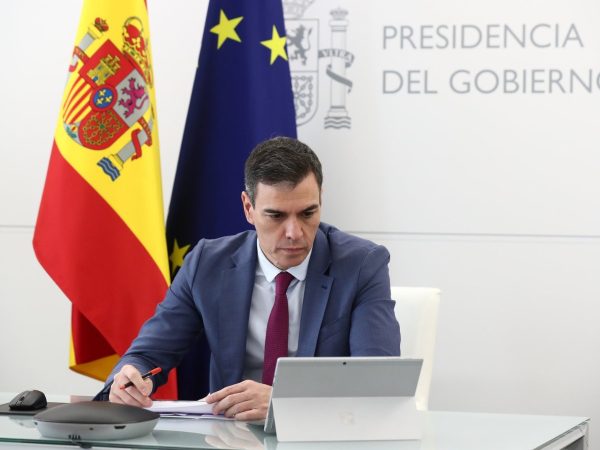 Pedro Sánchez deja en suspenso su continuidad en el Gobierno