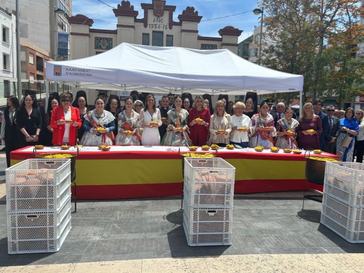 A las 19.00 horas, tendrá lugar la tradicional procesión que concluirá con una gran traca con remate final de fuegos artificiales.