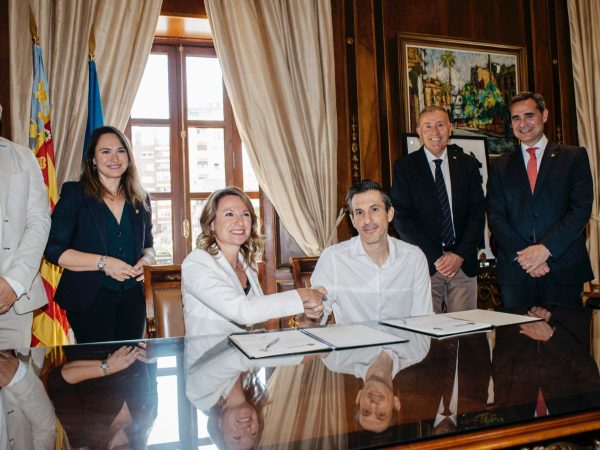 Ayuntamiento y CD Castellón firman la cesión de Castalia por 50 años