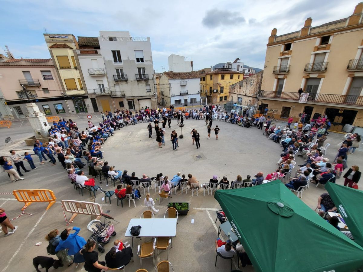 Cabanes celebra la X ‘Trobada de Balls de Plaça de La Plana’