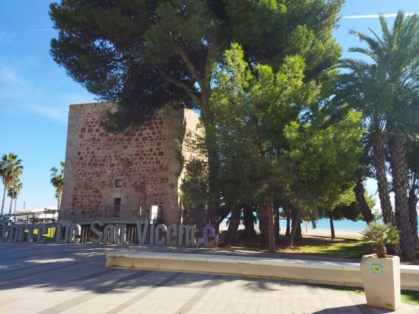 Capoeira y tenis playa en las actividades de verano en Benicàssim