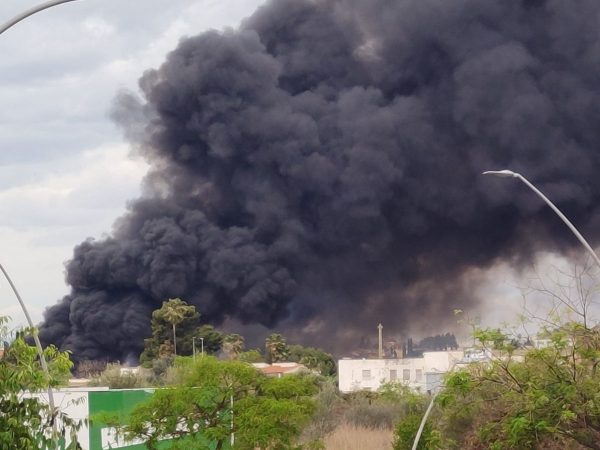 Declarado incendio junto al cementerio de Castellón