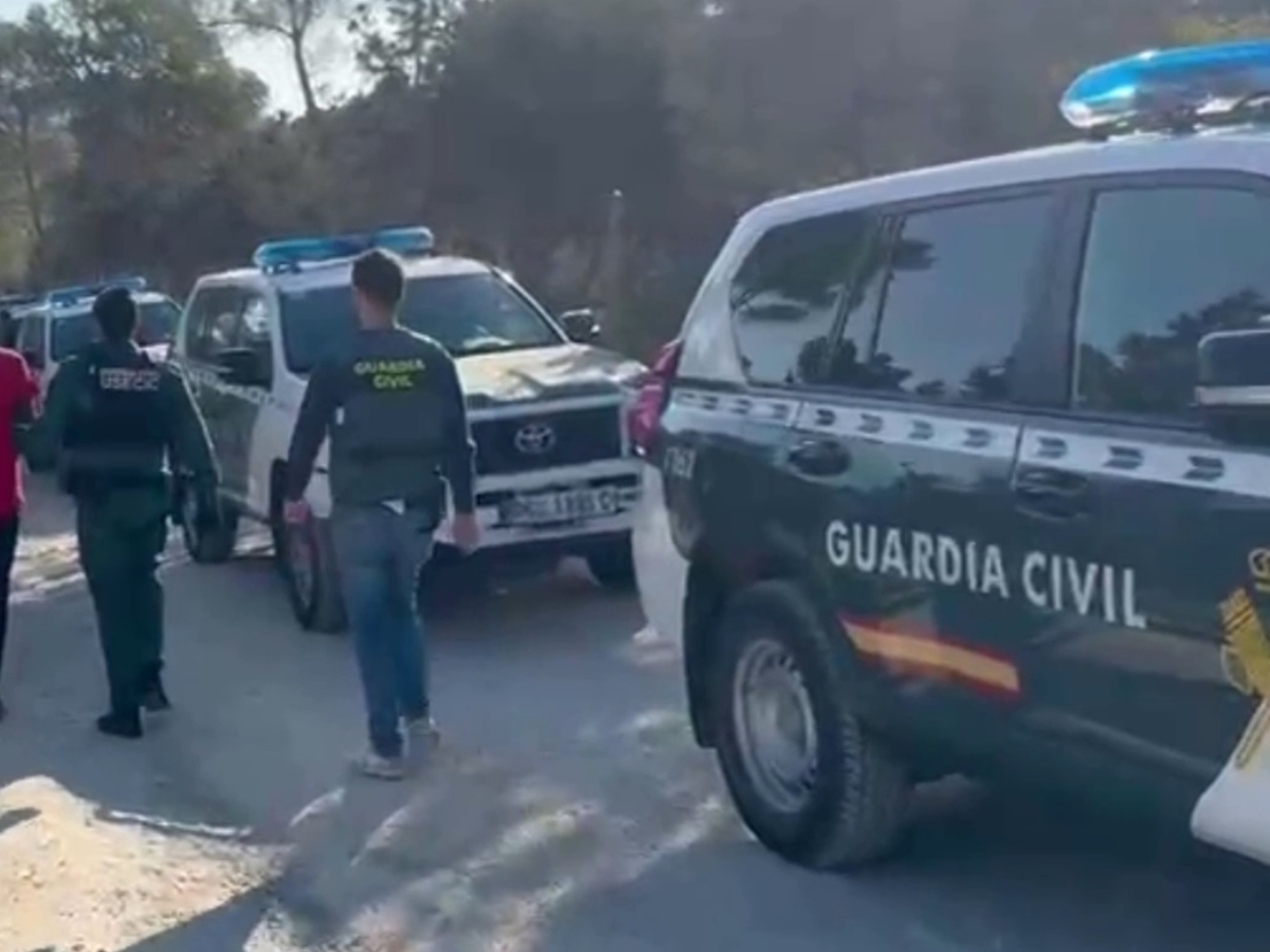 El hombre atrincherado mata a los dos menores en Granada