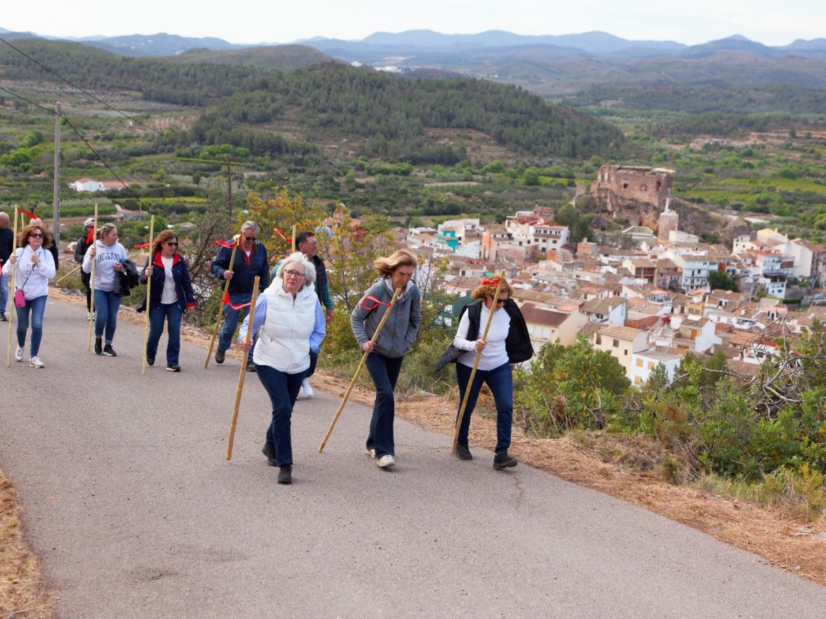 El reparto de las cañas y el tradicional vino y chocolate marcaron la jornada, añadiendo un toque especial de tradición a la celebración.