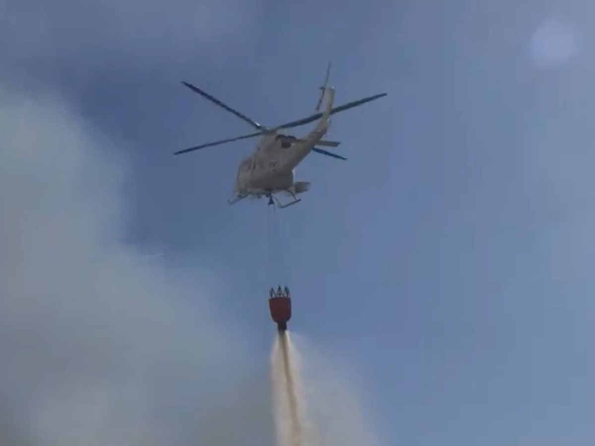 El Centro de Coordinación de Emergencias fue alertado inicialmente sobre la presencia de humo entre Almedijar y Aín.