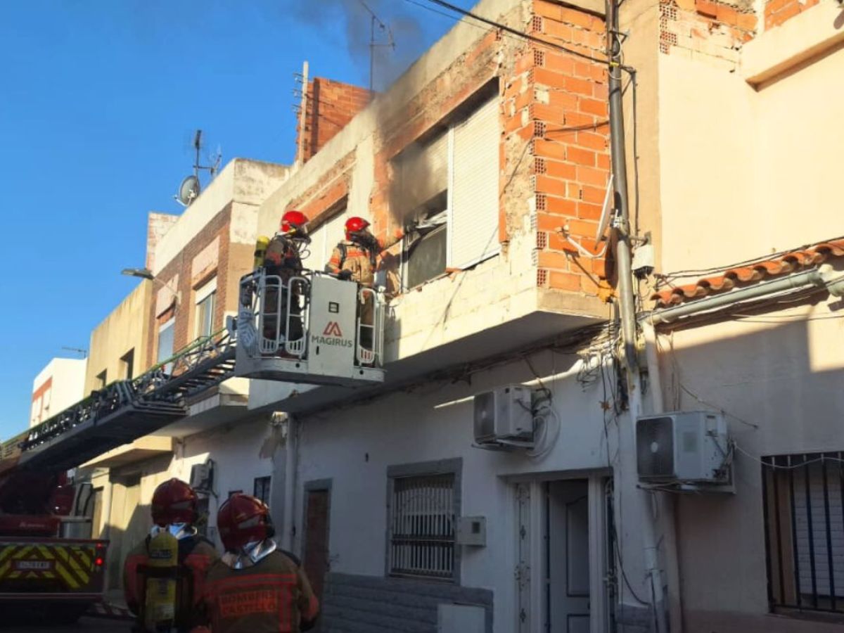 Se determinó que el incendio fue causado por un fallo en la instalación eléctrica de un cultivo de marihuana en interior.