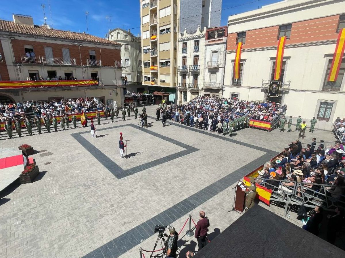 Mas de 200 civiles juran la bandera española en Nules