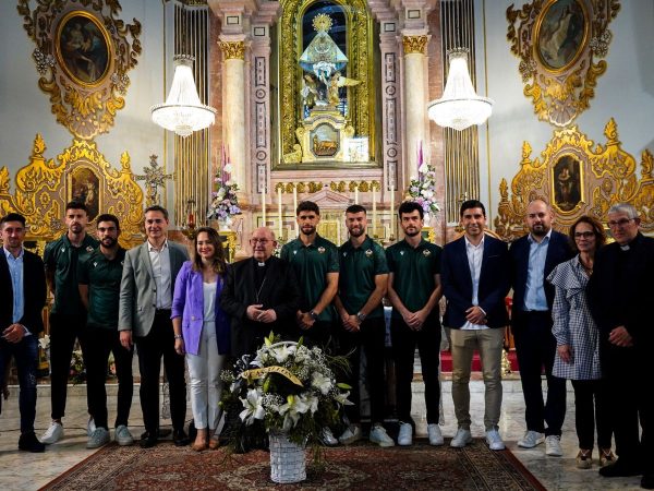 Ofrenda del CD Castellón a ‘La Lledonera’ por el ascenso