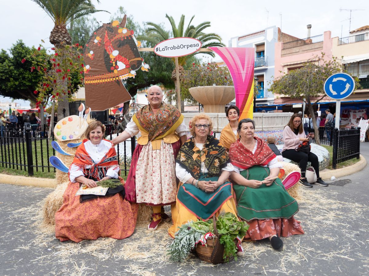 La ambientación del evento acerca al público a costumbres, tradiciones, oficios y productos artesanales, transportándolos al pasado.