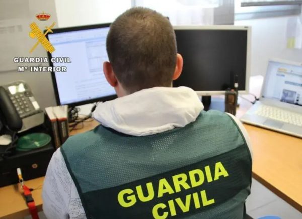 Se entrega a la Guardia Civil el presunto autor del crimen de Alfafar