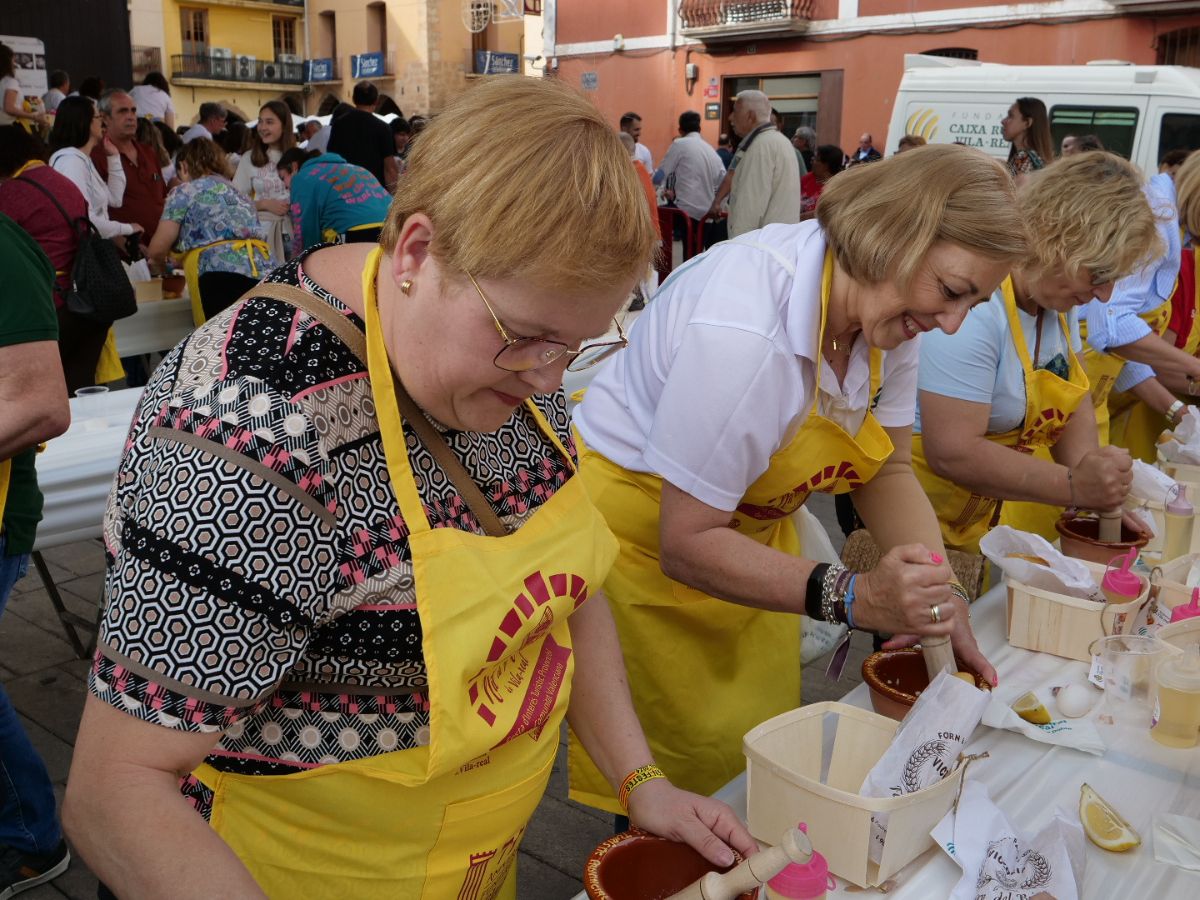 Tradicional elaboración ‘d’allioli i Xulla 2024’ en Vila-real