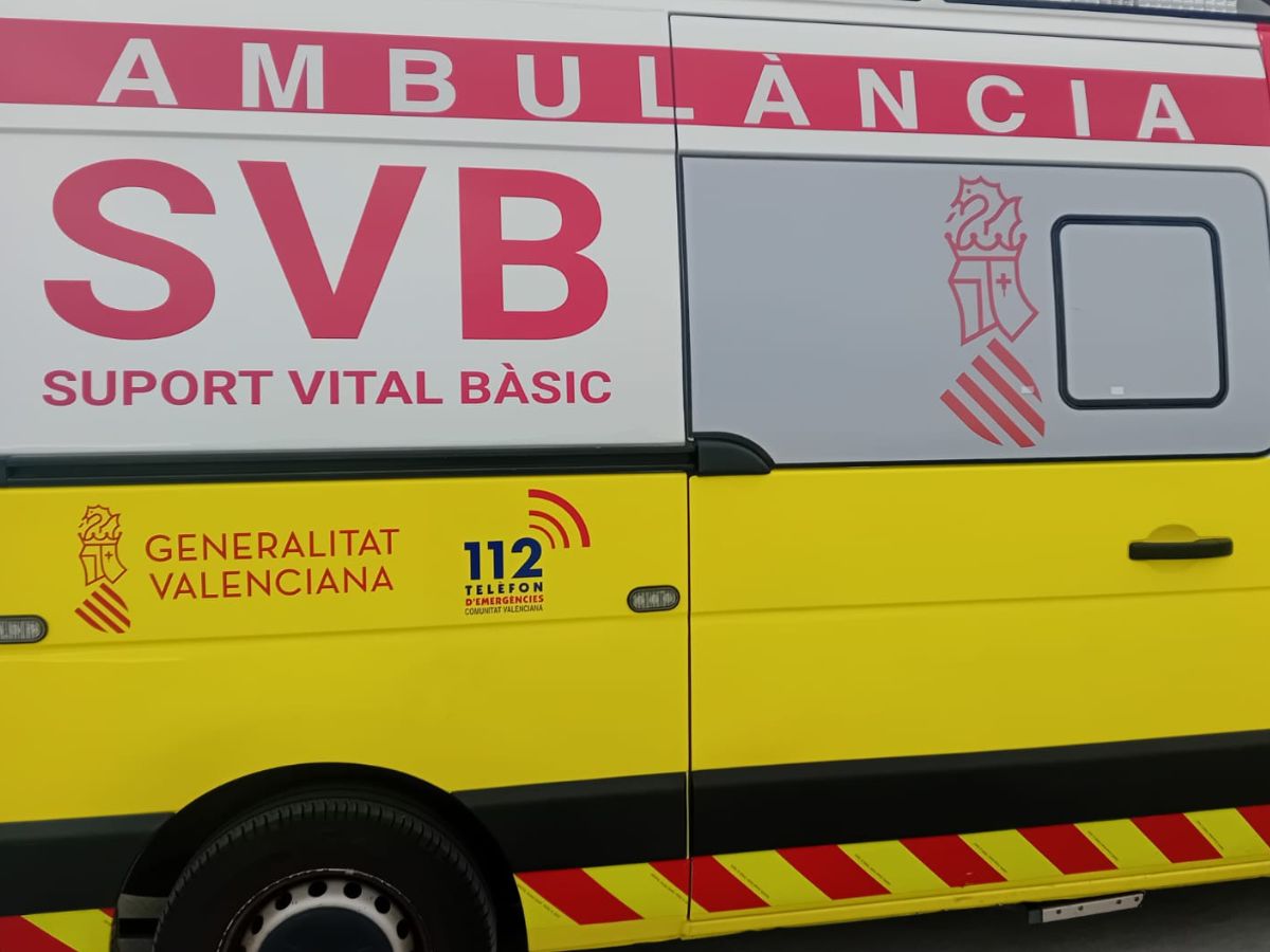 Accidente entre un coche y un autobús en la N-340 de Vinaròs