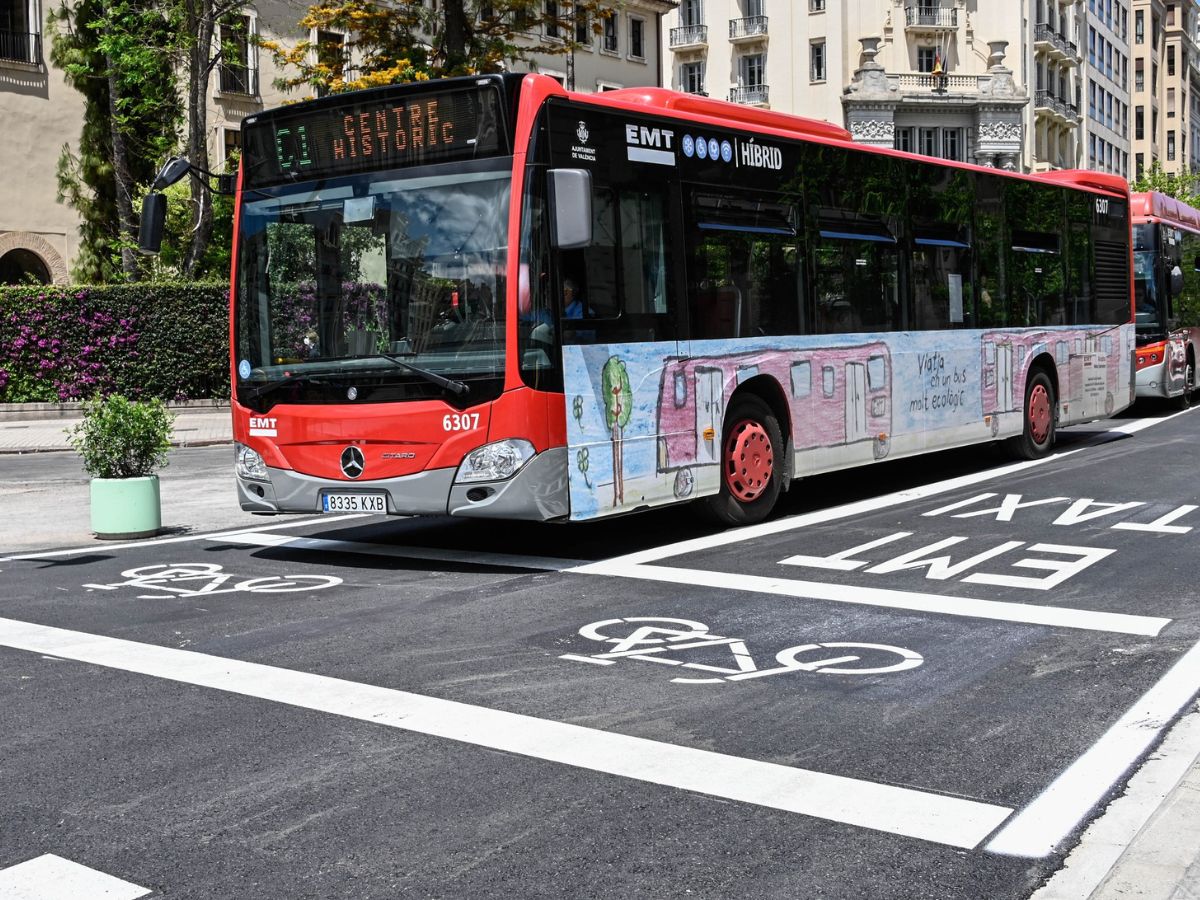 Nace un niño en un autobús urbano de Valencia