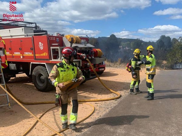 Los rayos provocan un incendio forestal en Costur