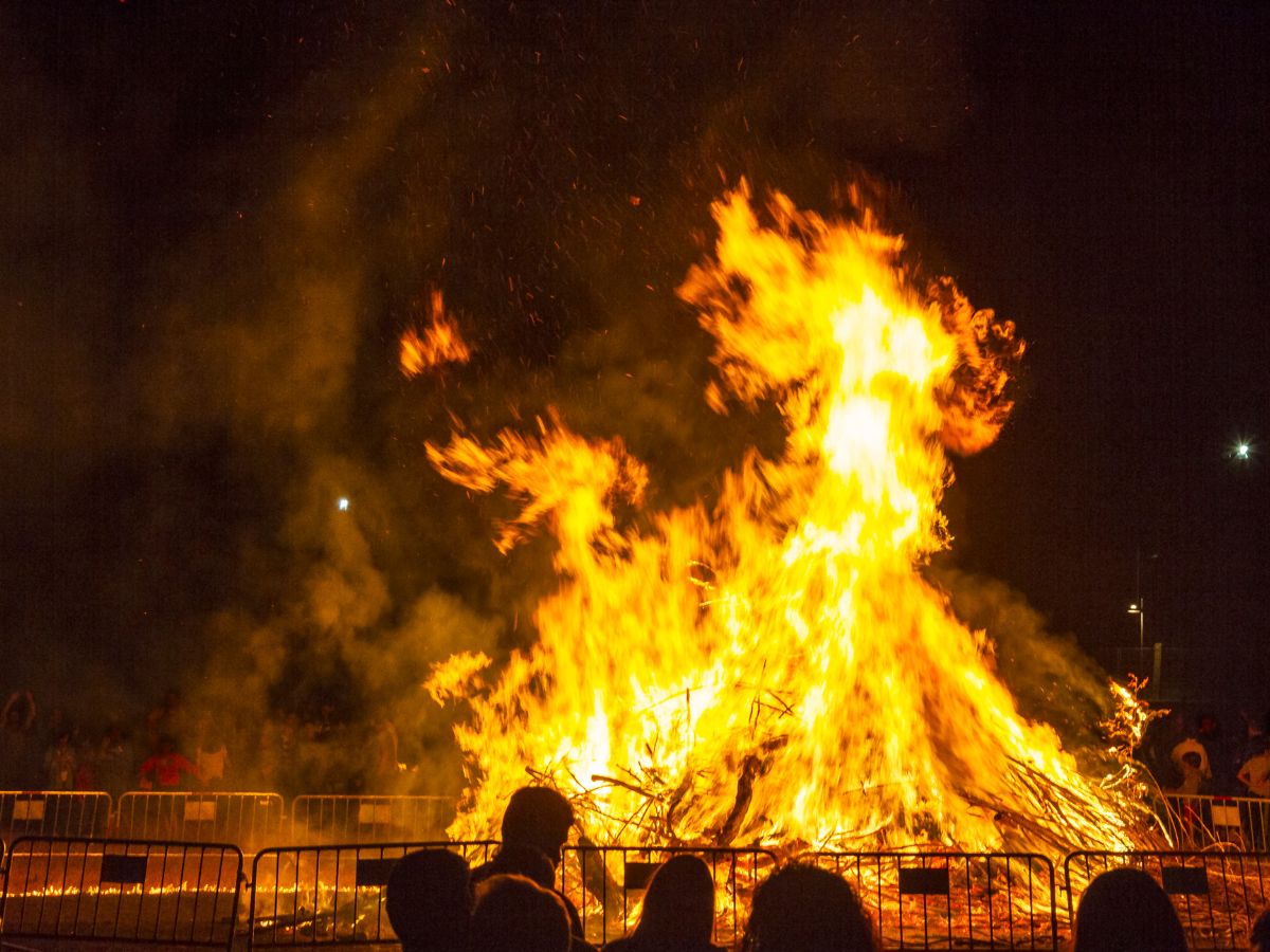 Almassora celebra Sant Joan con ‘pa i portes’, ‘correfocs’ y música