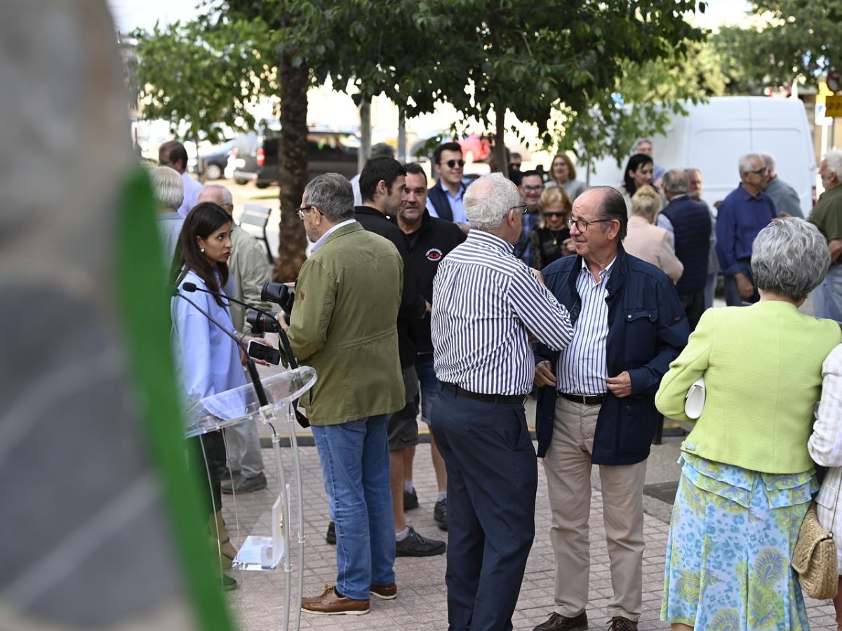 Carrasco: "La familia de Soler ha descubierto la placa con el nombre de una de las personas que más hizo por la cultura y tradiciones en Castellón".