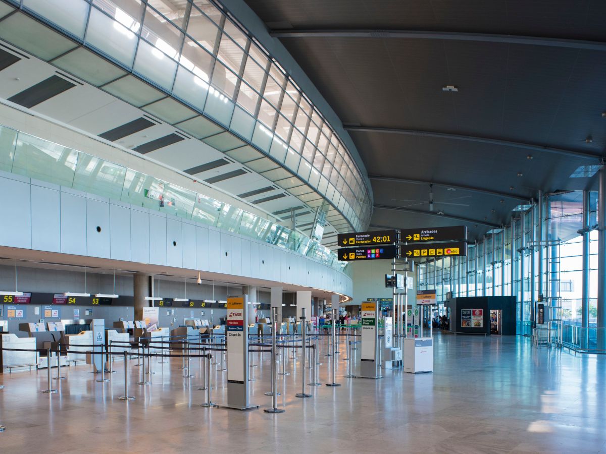 Cuatro personas heridas en el Aeropuerto de Manises