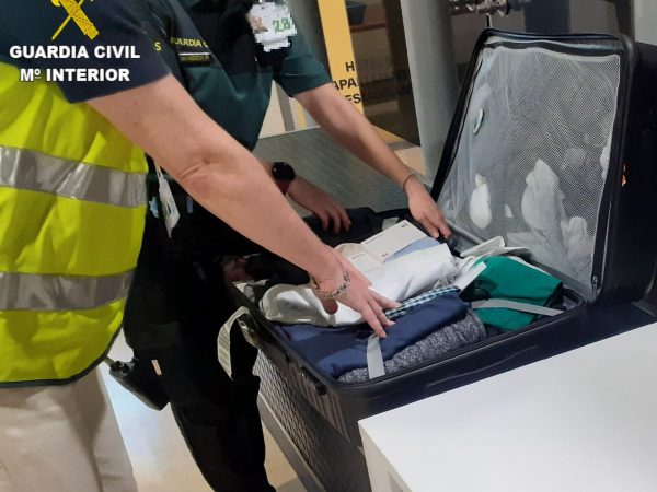 Detenido con 17 kilos de cocaína en el aeropuerto de Valencia