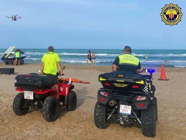 Detenido tras ser rescatado por entrar con bandera roja en el mar