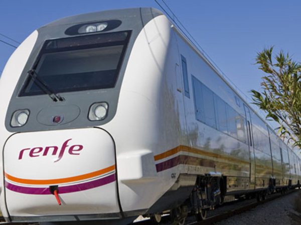 Dos heridos al descarrilar en Almansa el tren Valencia-Albacete