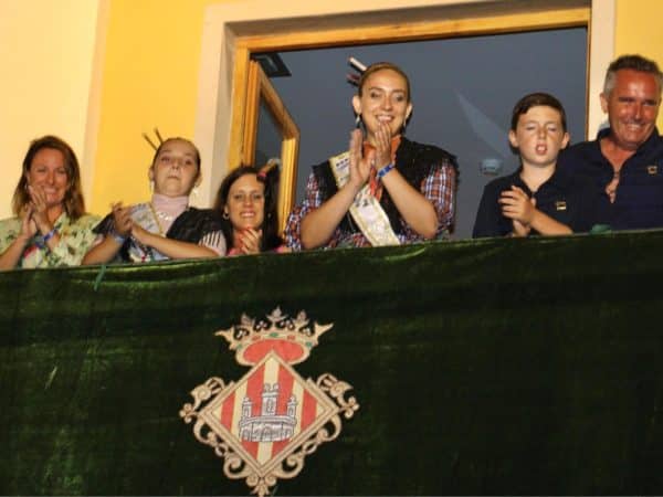 El gran desfile «Visca Sant Pere» cierra las fiestas en el Grao de Castellón