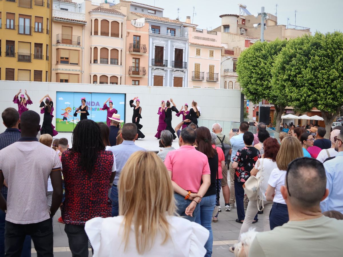 La ‘Fireta Solidària’ de Onda ha reunido a diez organizaciones solidarias en un día repleto de actividades para toda la familia.