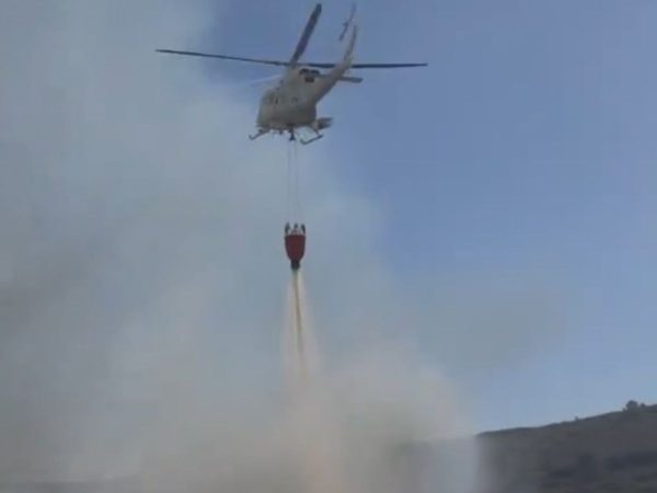 Incendio en Onda moviliza varias unidades de bomberos