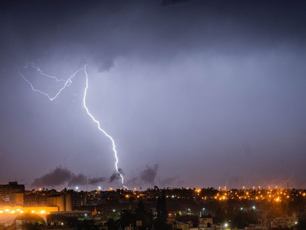 Más de 1.200 rayos impactan en la Comunitat Valenciana