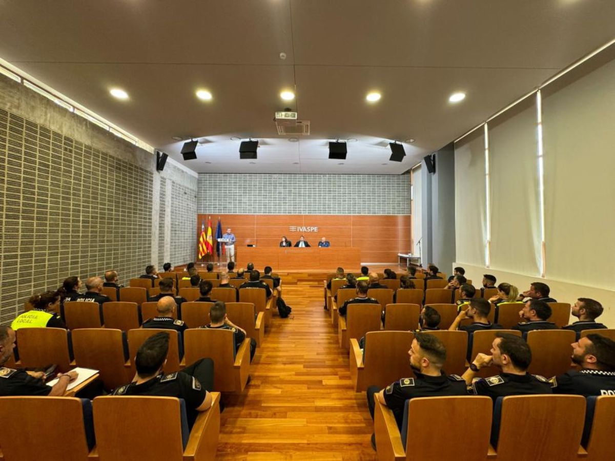 Policías Locales se capacitan en el IVASPE como directores de ‘Bous al Carrer’