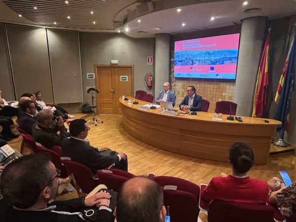 PortCastelló se reinvindica como puerto de salida para la cerámica