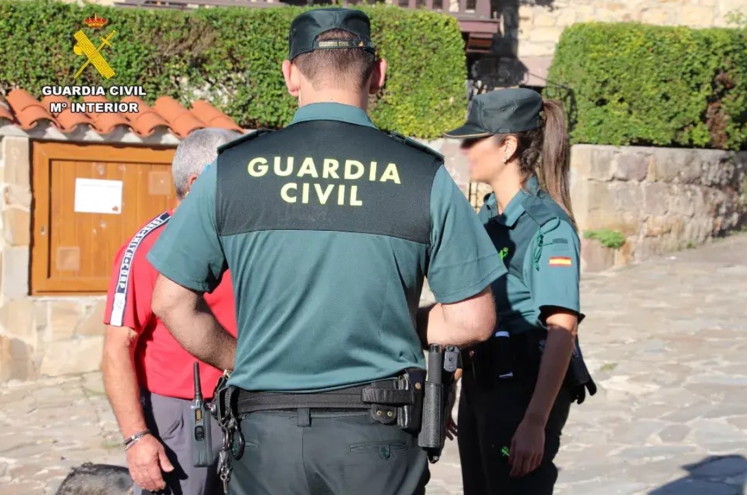 Un vecino encuentra 120 kilos de cocaína en la playa de El Saler